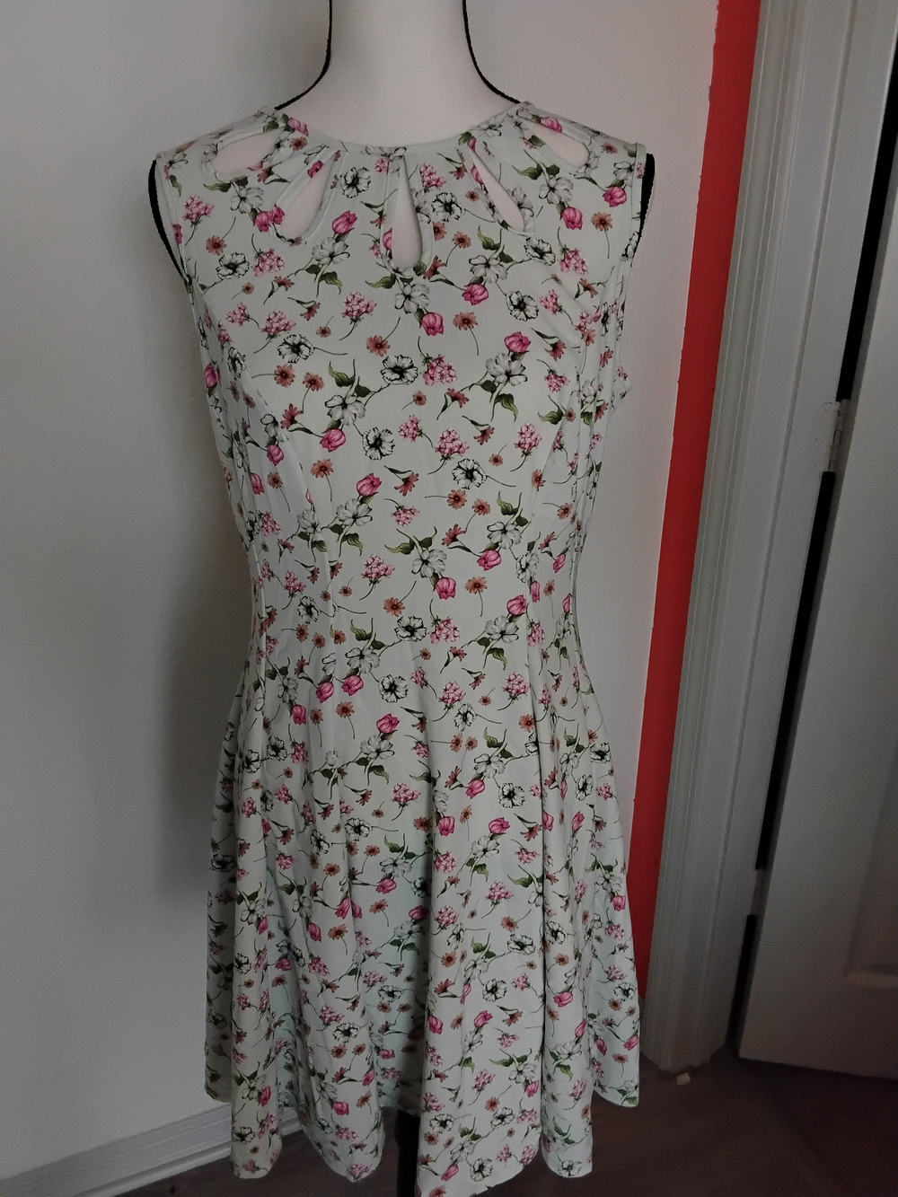 Danny & Nicole Mint Floral Keyhole Fit & Flare Dress